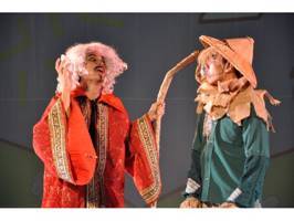 2011 Graduation play about A Christmas Carol